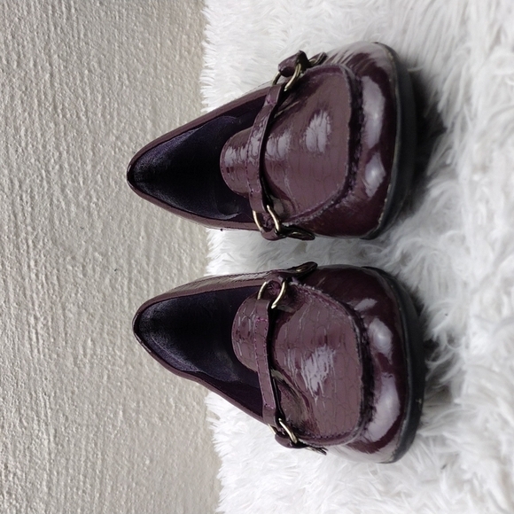Classique Purple Lizard Faux Patent Leather Slip On Low Heel Loafer Shoe - Picture 3 of 15